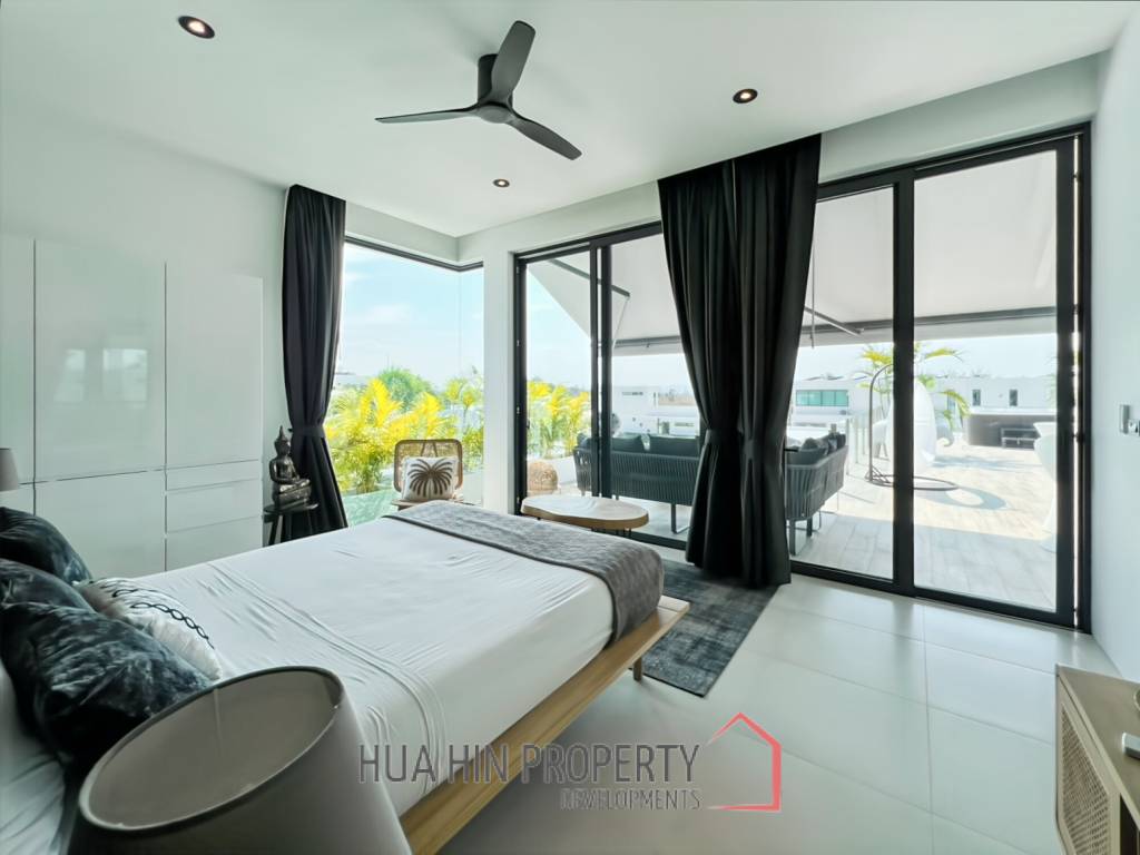 For Sale : Modern 5-Bedroom Villa in La Lua Hua Hin