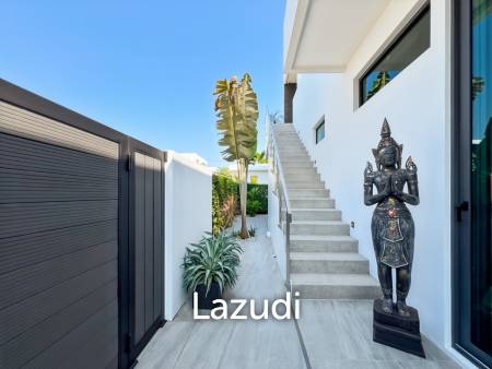 For Sale : Modern 5-Bedroom Villa in La Lua Hua Hin