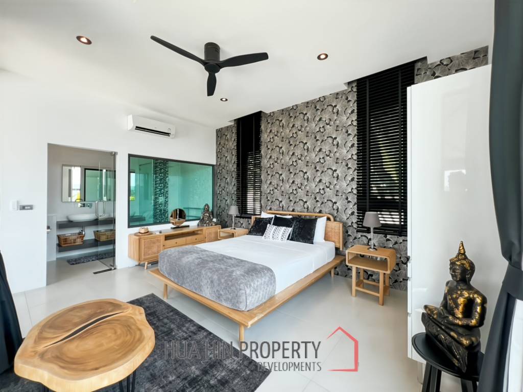 For Sale : Modern 5-Bedroom Villa in La Lua Hua Hin