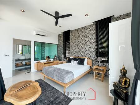 For Sale : Modern 5-Bedroom Villa in La Lua Hua Hin
