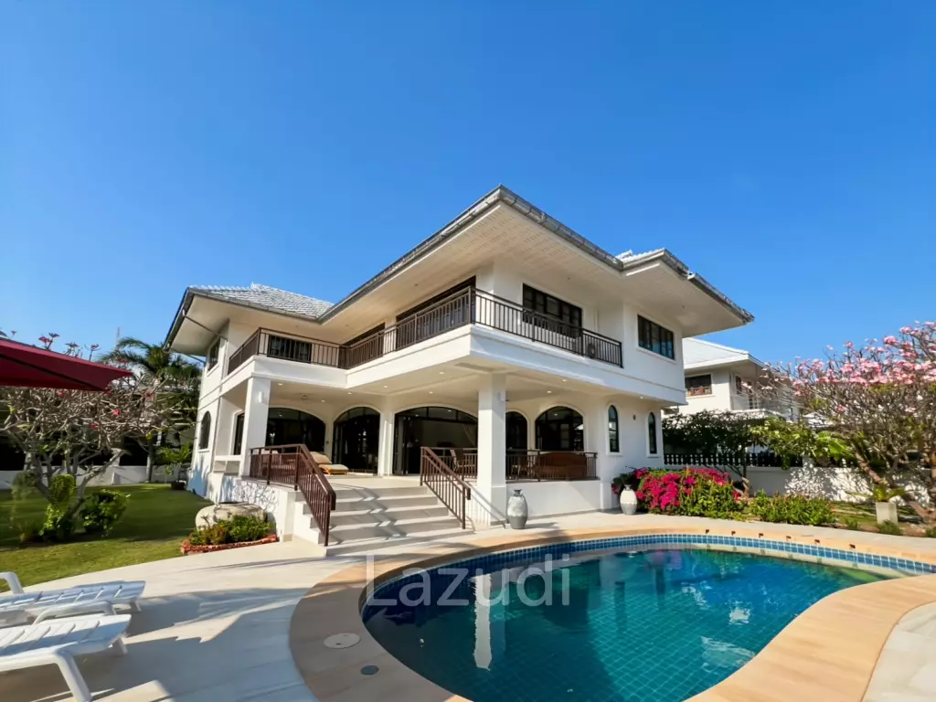 Grand Hill: 5 Bedroom Villa with Private Pool in Soi Hua Hin 88
