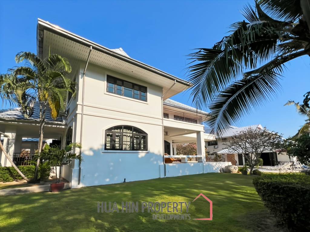 Grand Hill: 5 Bedroom Villa with Private Pool in Soi Hua Hin 88