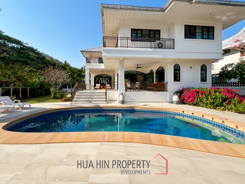 Grand Hill: 5 Bedroom Villa with Private Pool in Soi Hua Hin 88