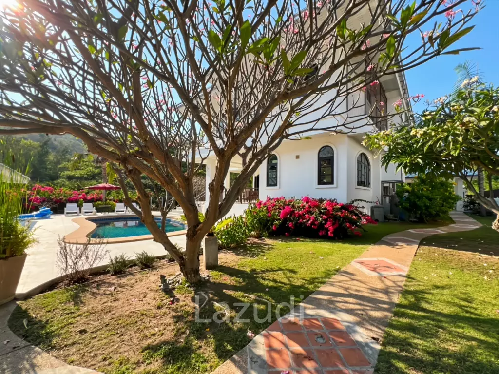 Grand Hill: 5 Bedroom Villa with Private Pool in Soi Hua Hin 88