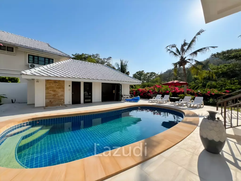 Grand Hill: 5 Bedroom Villa with Private Pool in Soi Hua Hin 88