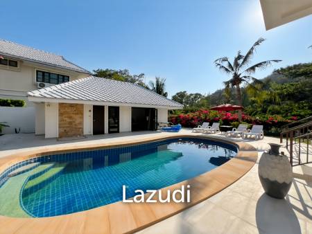 Grand Hill: 5 Bedroom Villa with Private Pool in Soi Hua Hin 88