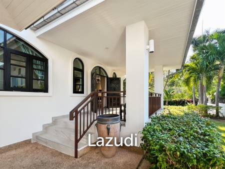 Grand Hill: 5 Bedroom Villa with Private Pool in Soi Hua Hin 88