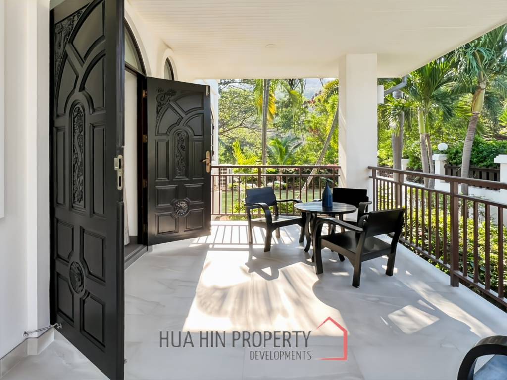 Grand Hill: 5 Bedroom Villa with Private Pool in Soi Hua Hin 88
