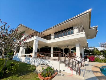 Grand Hill: 5 Bedroom Villa with Private Pool in Soi Hua Hin 88