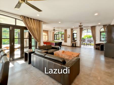 Grand Hill: 5 Bedroom Villa with Private Pool in Soi Hua Hin 88