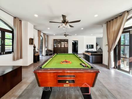 Grand Hill: 5 Bedroom Villa with Private Pool in Soi Hua Hin 88