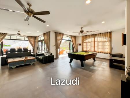 Grand Hill: 5 Bedroom Villa with Private Pool in Soi Hua Hin 88