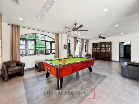 Grand Hill: 5 Bedroom Villa with Private Pool in Soi Hua Hin 88