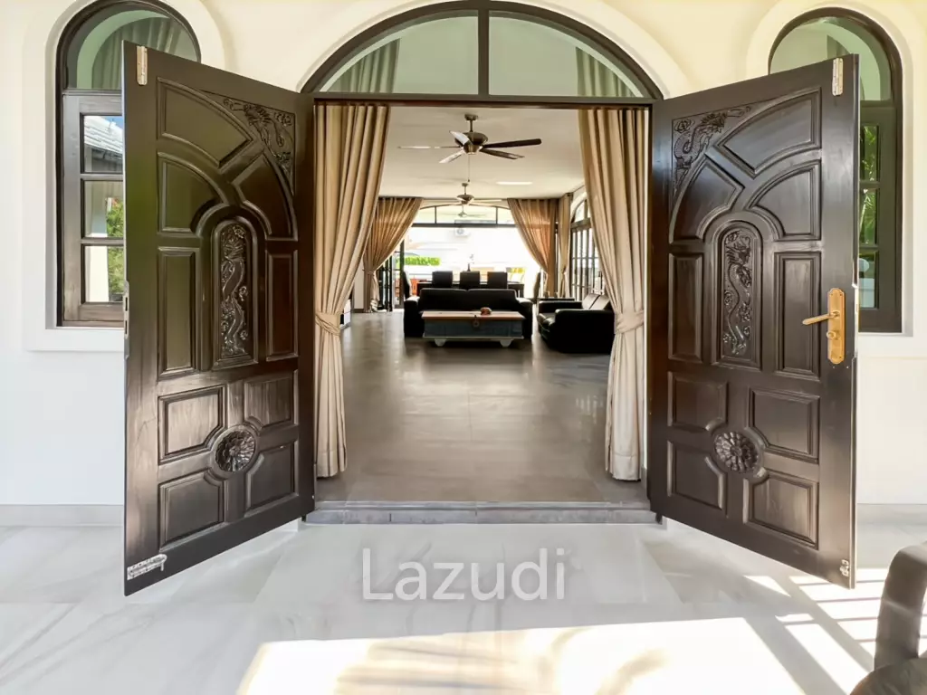Grand Hill: 5 Bedroom Villa with Private Pool in Soi Hua Hin 88