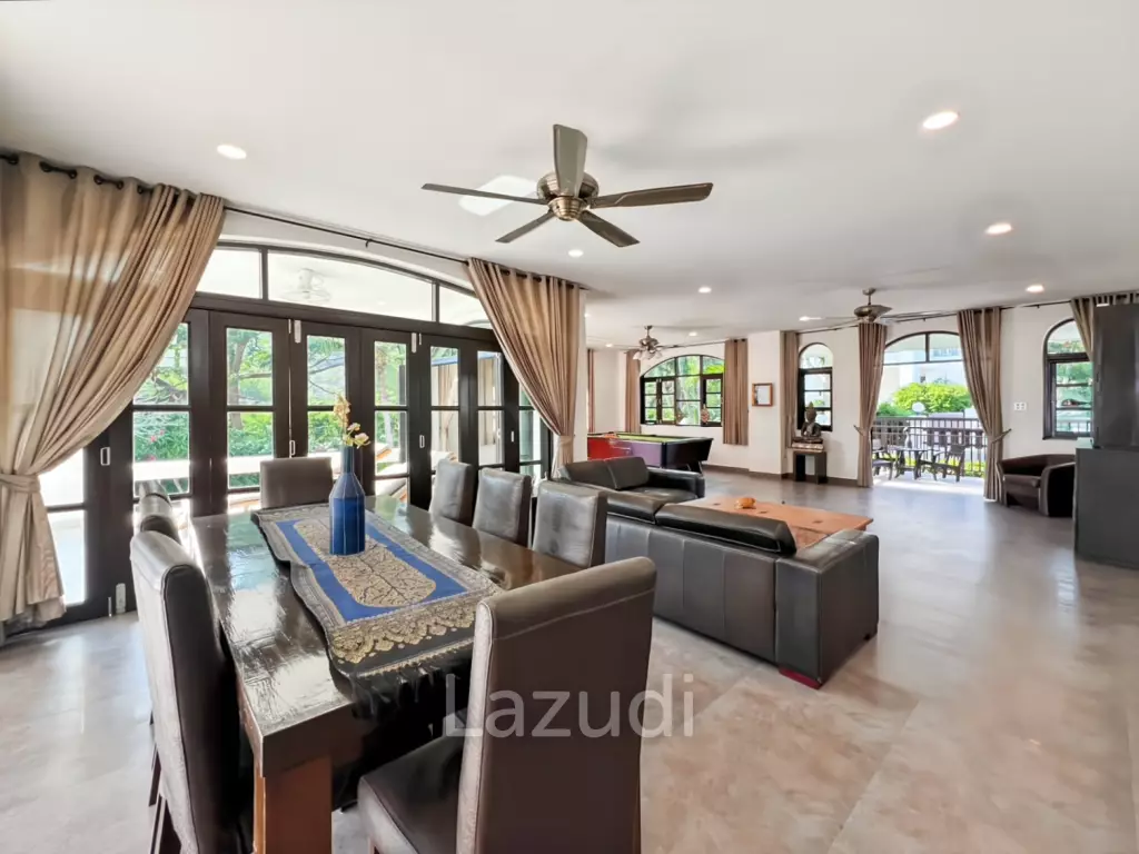 Grand Hill: 5 Bedroom Villa with Private Pool in Soi Hua Hin 88