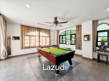 Grand Hill: 5 Bedroom Villa with Private Pool in Soi Hua Hin 88