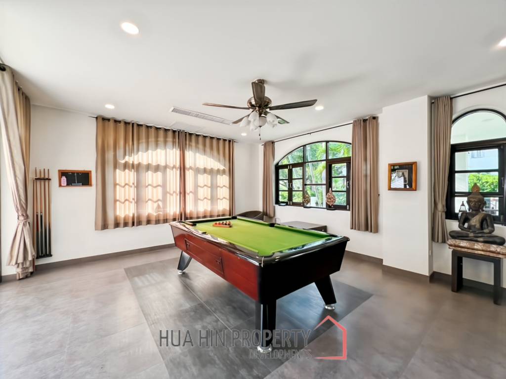 Grand Hill: 5 Bedroom Villa with Private Pool in Soi Hua Hin 88