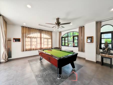 Grand Hill: 5 Bedroom Villa with Private Pool in Soi Hua Hin 88
