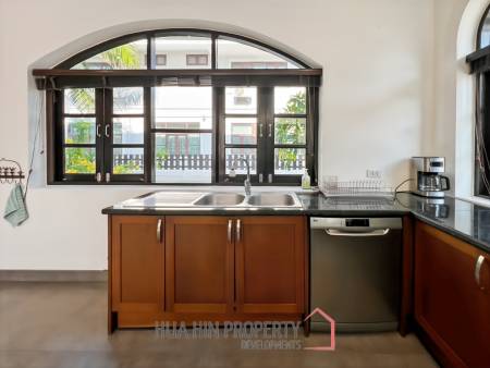 Grand Hill: 5 Bedroom Villa with Private Pool in Soi Hua Hin 88