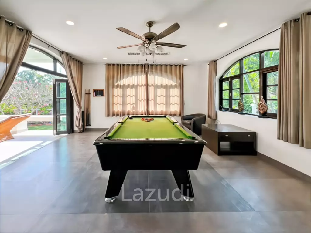 Grand Hill: 5 Bedroom Villa with Private Pool in Soi Hua Hin 88
