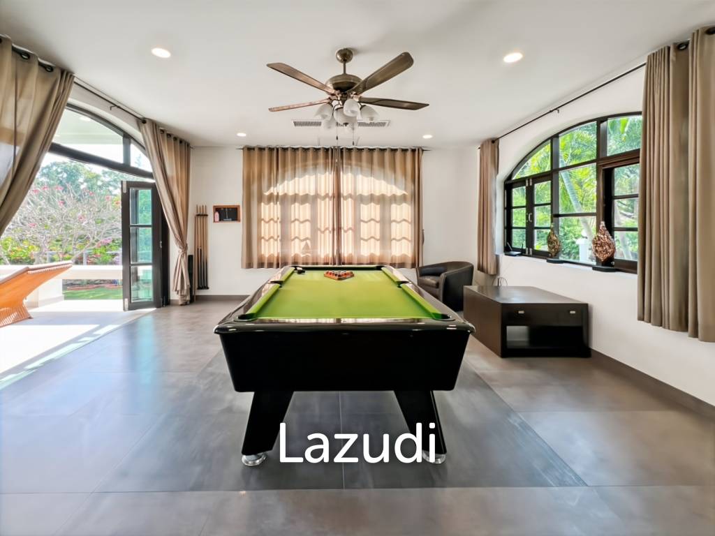 Grand Hill: 5 Bedroom Villa with Private Pool in Soi Hua Hin 88