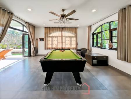 Grand Hill: 5 Bedroom Villa with Private Pool in Soi Hua Hin 88