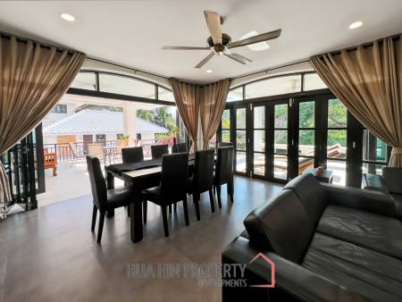 Grand Hill: 5 Bedroom Villa with Private Pool in Soi Hua Hin 88