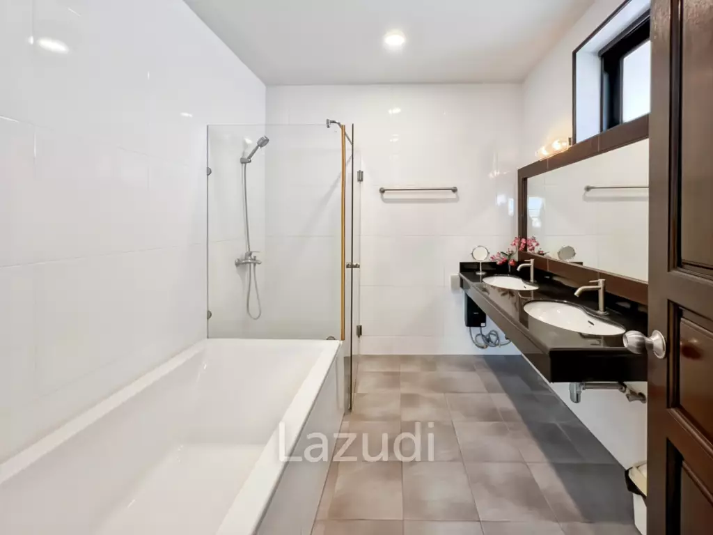Grand Hill: 5 Bedroom Villa with Private Pool in Soi Hua Hin 88