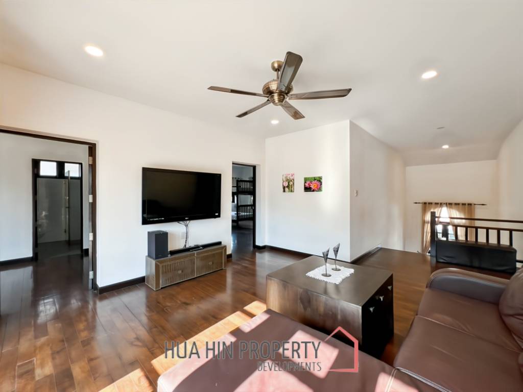 Grand Hill: 5 Bedroom Villa with Private Pool in Soi Hua Hin 88