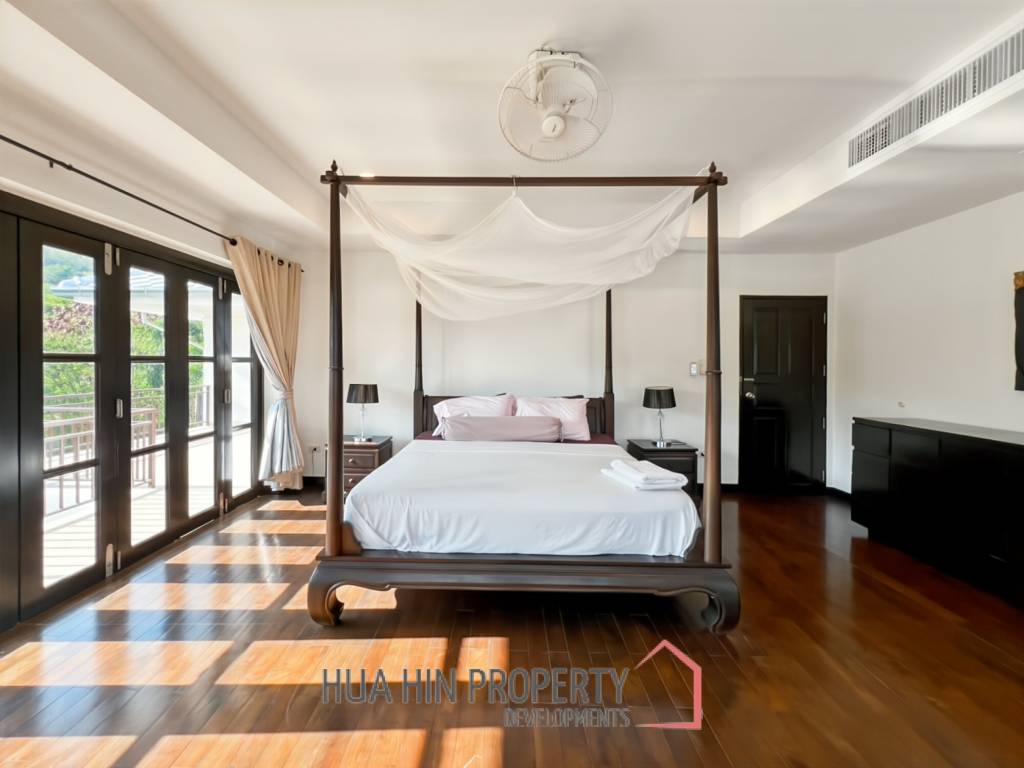 Grand Hill: 5 Bedroom Villa with Private Pool in Soi Hua Hin 88