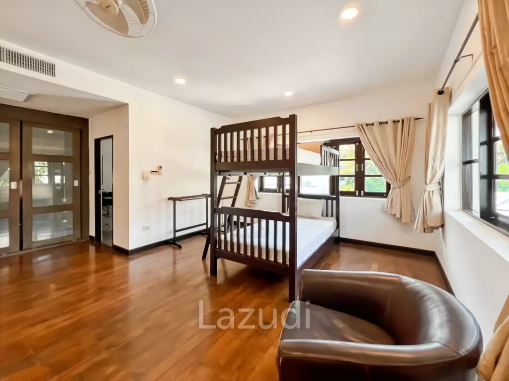 Grand Hill: 5 Bedroom Villa with Private Pool in Soi Hua Hin 88