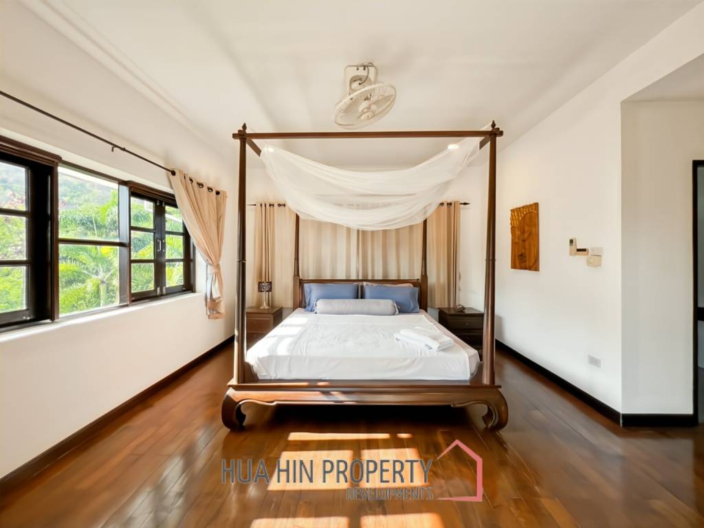 Grand Hill: 5 Bedroom Villa with Private Pool in Soi Hua Hin 88