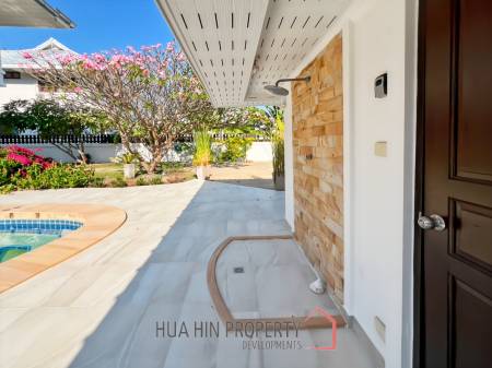 Grand Hill: 5 Bedroom Villa with Private Pool in Soi Hua Hin 88
