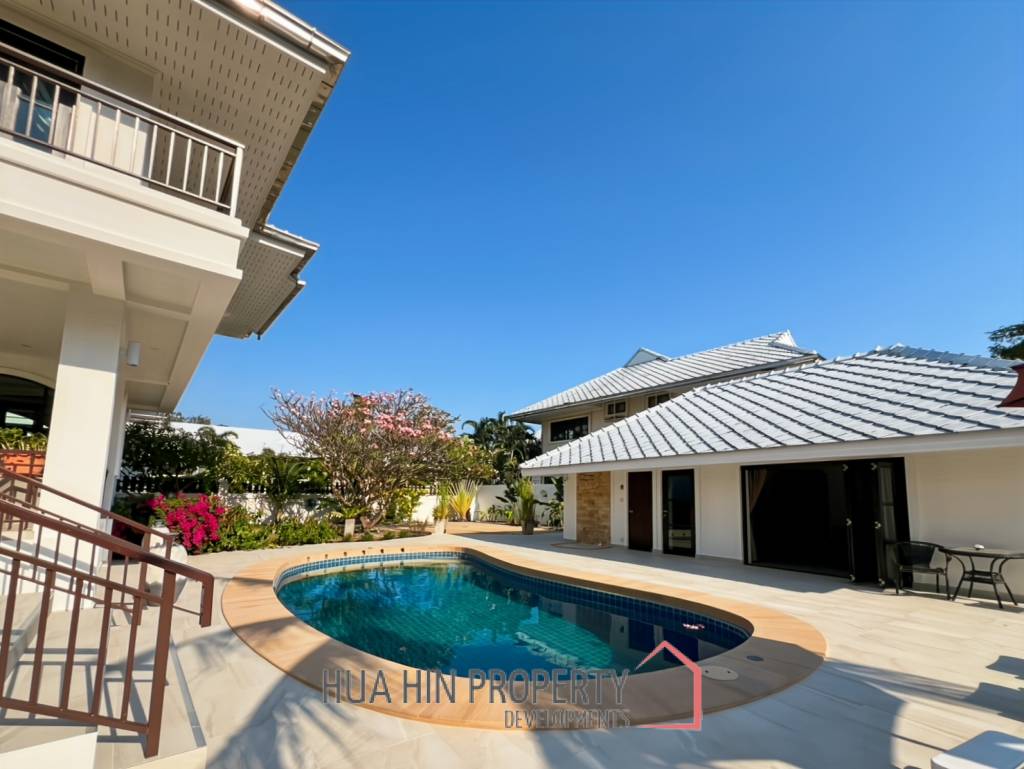 Grand Hill: 5 Bedroom Villa with Private Pool in Soi Hua Hin 88