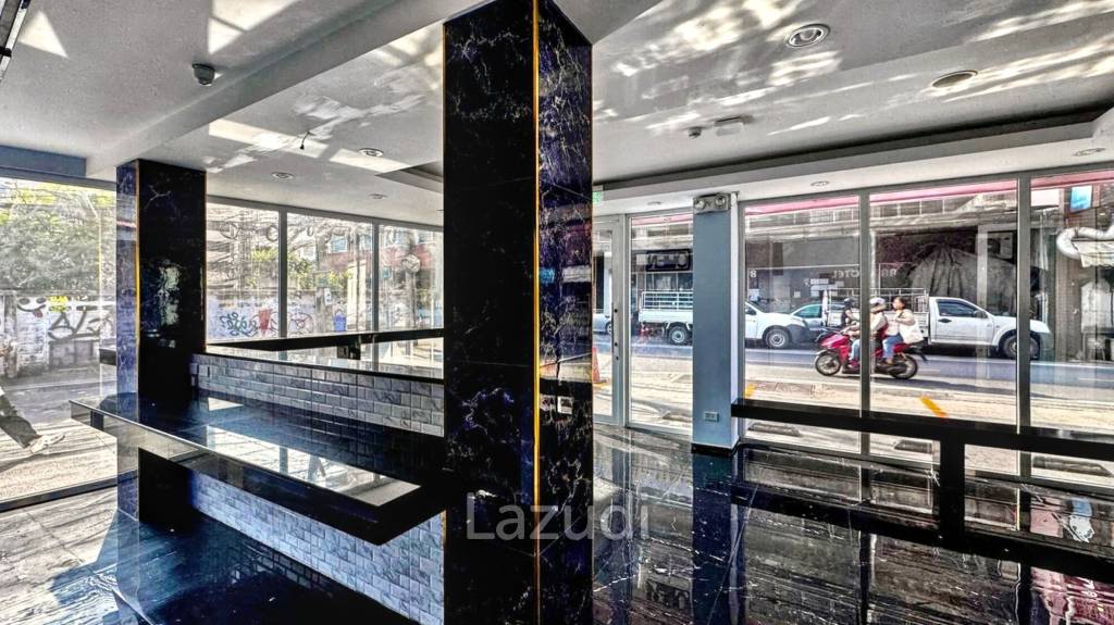 Retail Space in Prime Khlong Toei Bangkok
