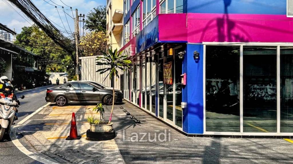 Retail Space in Prime Khlong Toei Bangkok