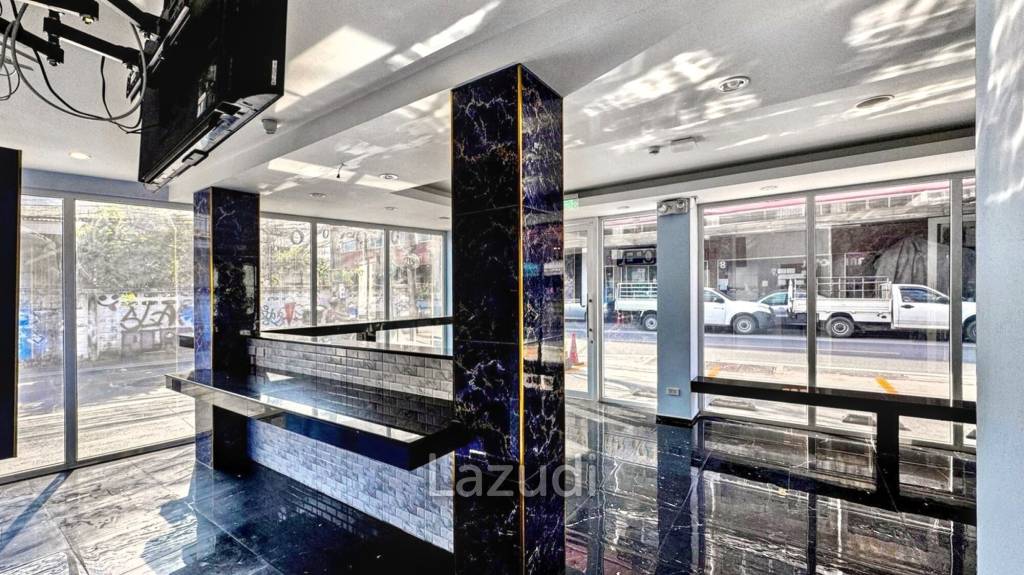 Retail Space in Prime Khlong Toei Bangkok