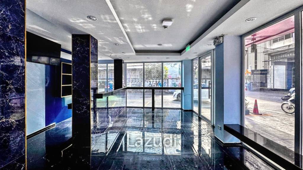 Retail Space in Prime Khlong Toei Bangkok