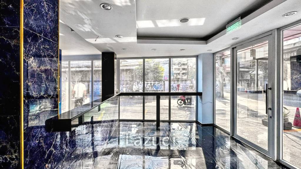 Retail Space in Prime Khlong Toei Bangkok