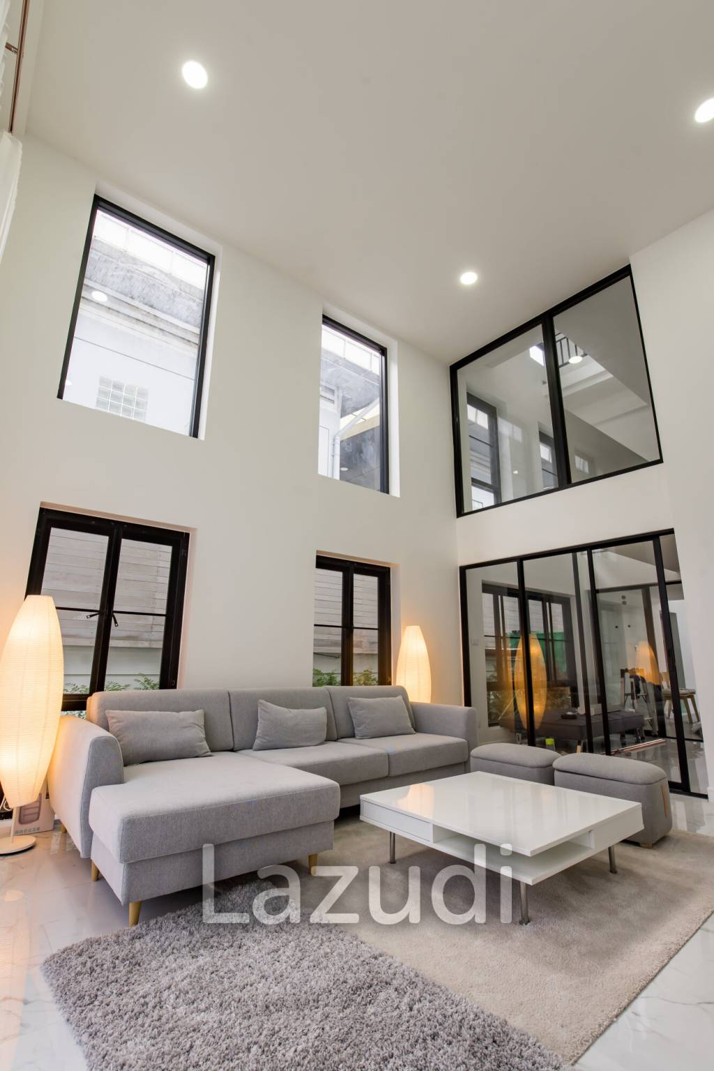 Luxurious 3.5-Storey Townhouse Bangkok for Sale