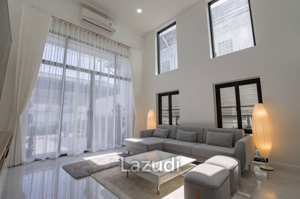 Luxurious 3.5-Storey Townhouse Bangkok for Sale