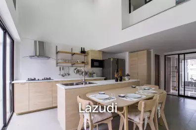 Luxurious 3.5-Storey Townhouse Bangkok for Sale