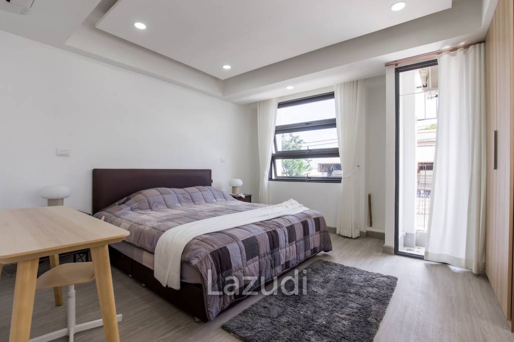 Luxurious 3.5-Storey Townhouse Bangkok for Sale