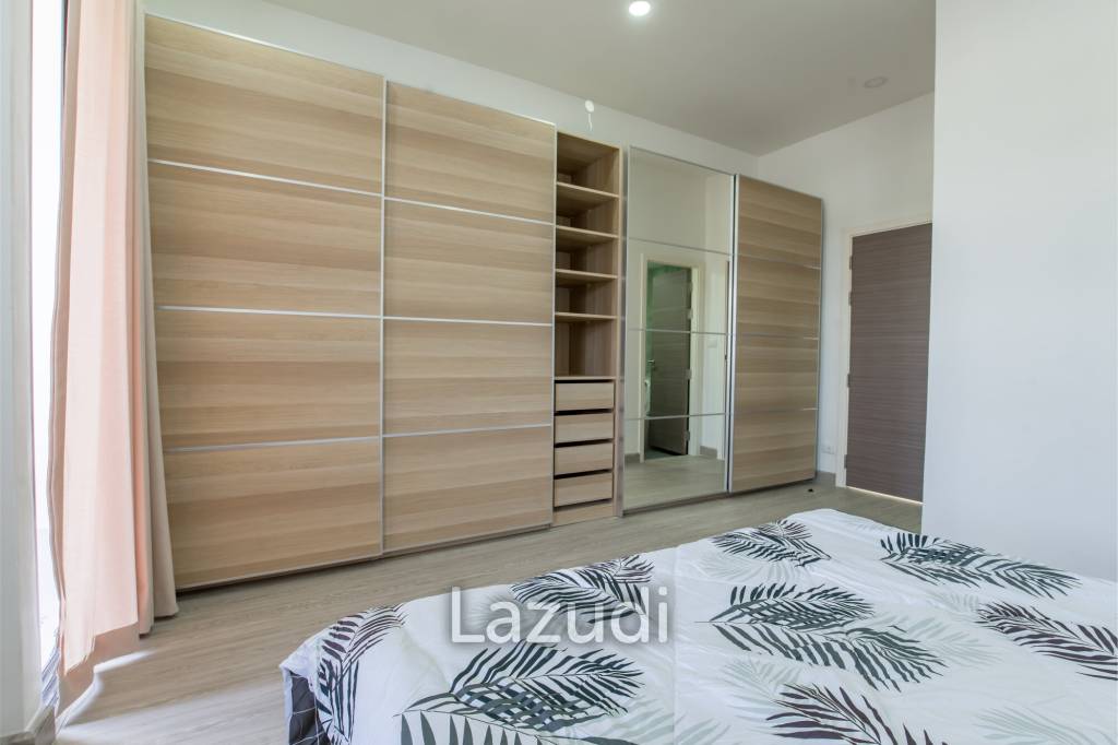 Luxurious 3.5-Storey Townhouse Bangkok for Sale
