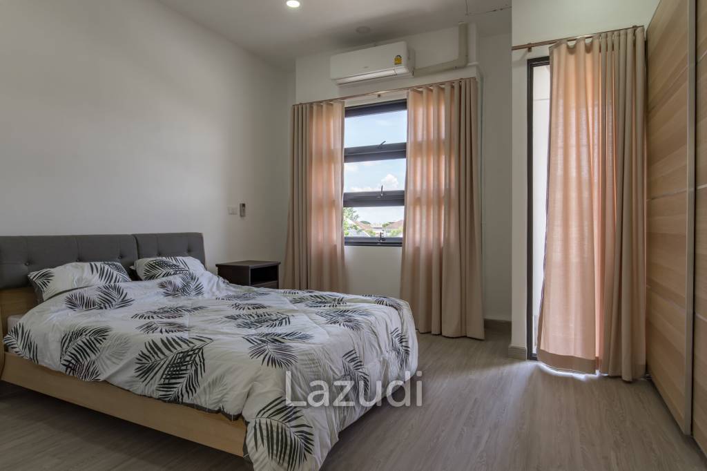 Luxurious 3.5-Storey Townhouse Bangkok for Sale