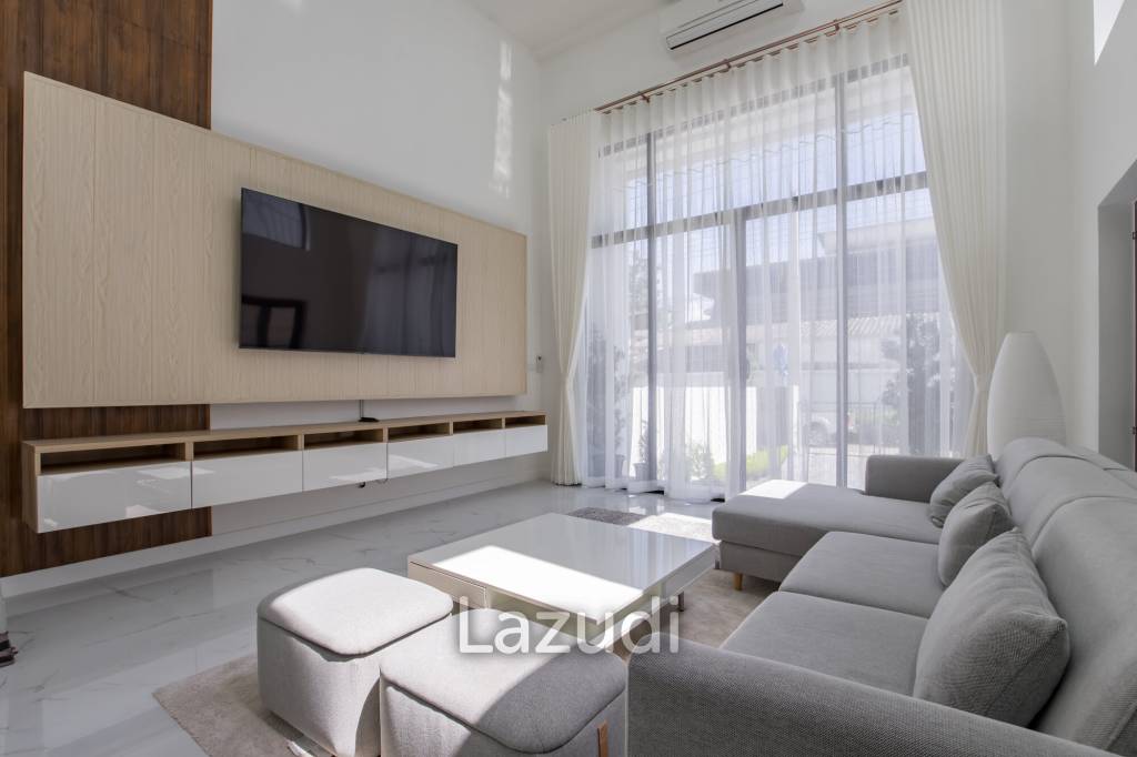 Luxurious 3.5-Storey Townhouse Bangkok for Sale