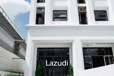 Luxury 4-Bedroom Townhouse in Saphan Sung