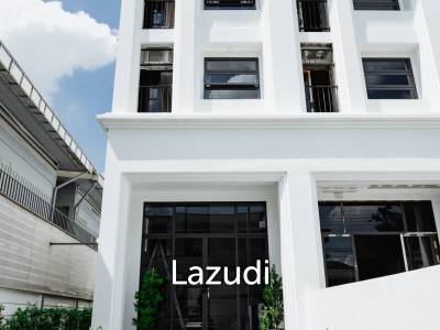 Luxury 4-Bedroom Townhouse in Saphan Sung