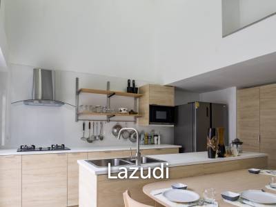 Luxury 4-Bedroom Townhouse in Saphan Sung