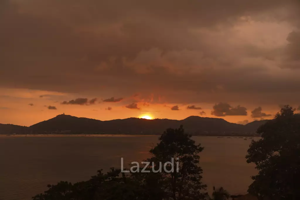 Beachfront 4 Bedroom Condo In Panwa